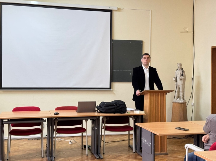 Kató Szabolcs Ferencz megnyitja a VII. tehetséggondozási nap rendezvényét