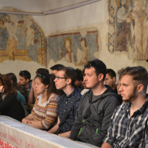Elsőéves hallgatók a magyarvistai templomban