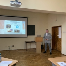 Jónás Norbert Ferenc magiszteri elsőéves hallgató előadást tart